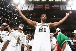  阿德巴约统治攻防两端，热火主场轻取马刺队  