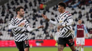  曼城客场逆转取胜，英超卫冕之路再添胜绩